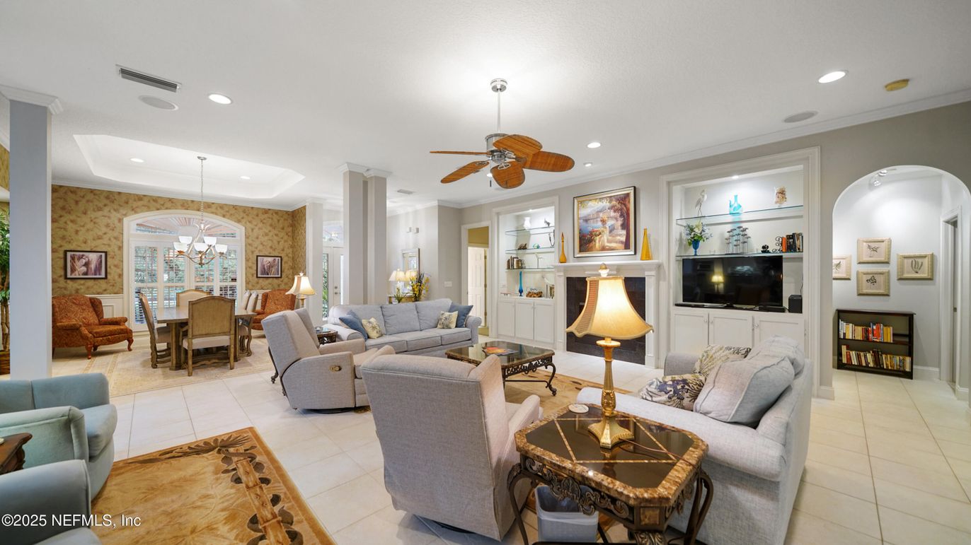 Chandelier, Dining room, Interior, Living room, Recessed Lighting