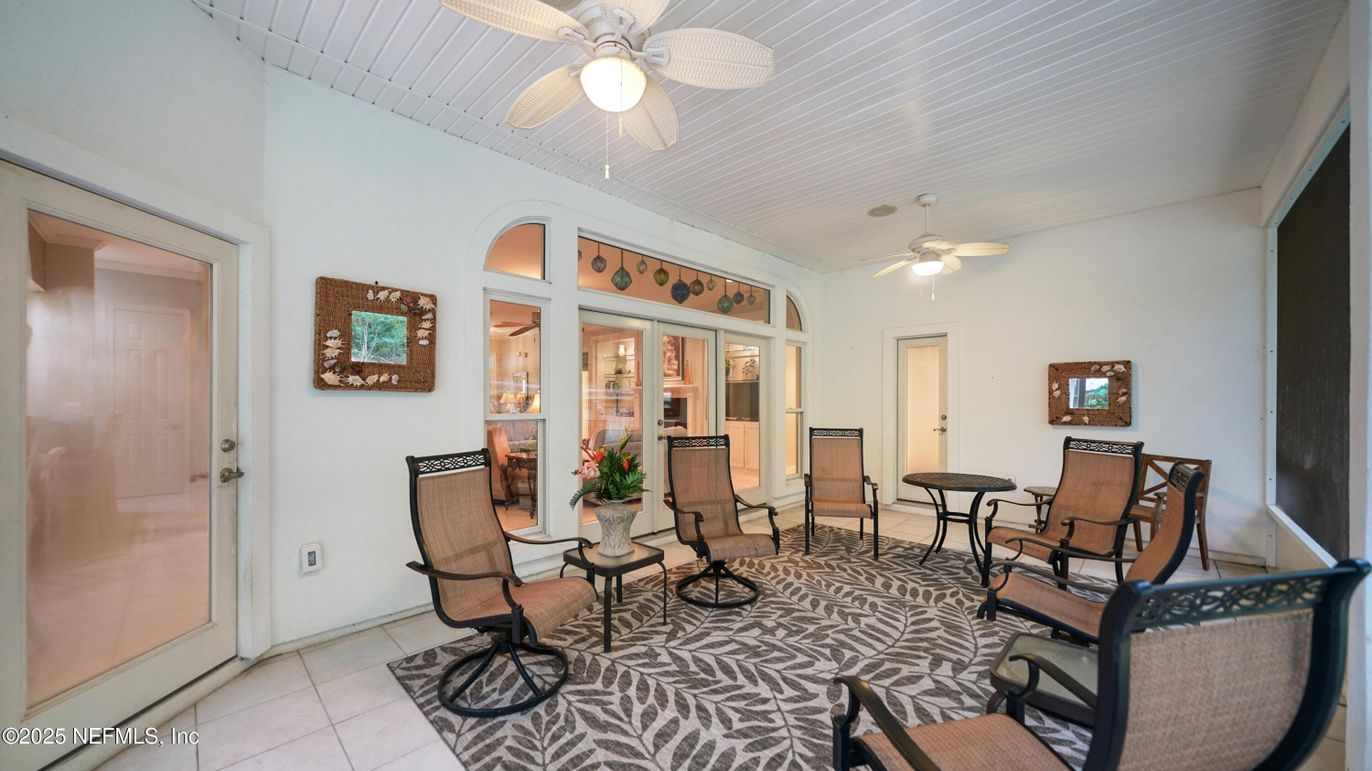 Dining room, Interior