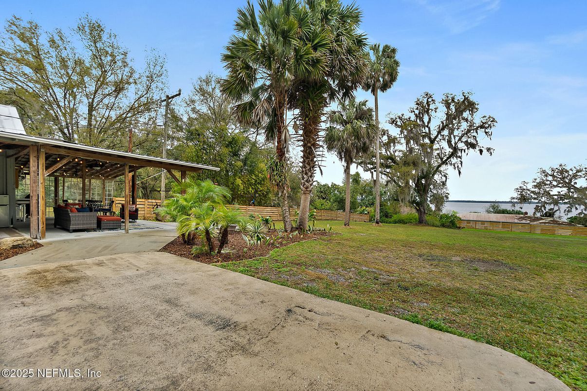 Backyard, Exterior