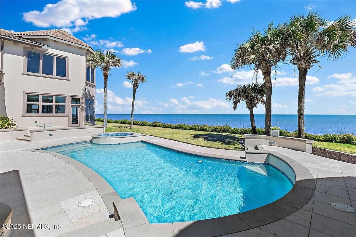 Exterior, Pool, Water