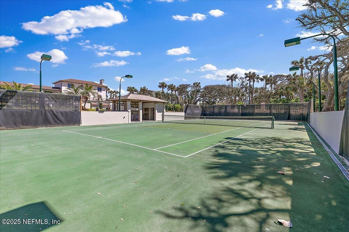 Exterior, Tennis Courts