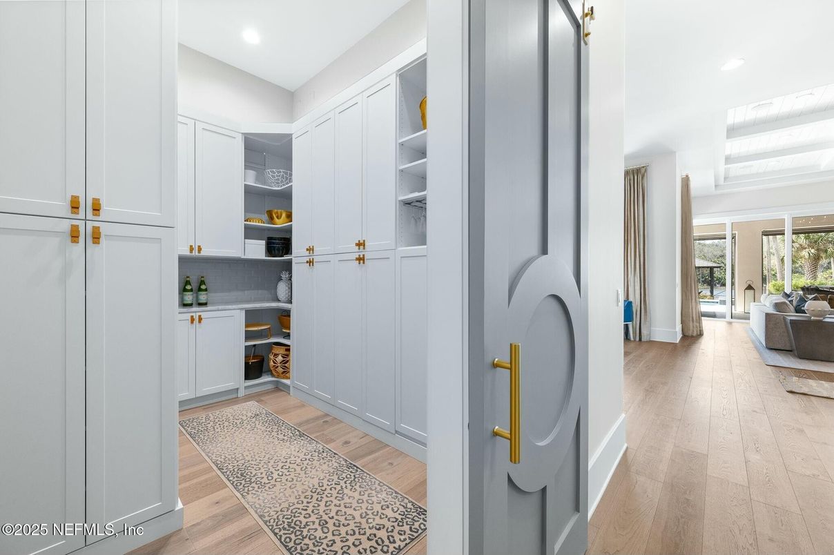 Interior, Recessed Lighting, Wood Texture Flooring