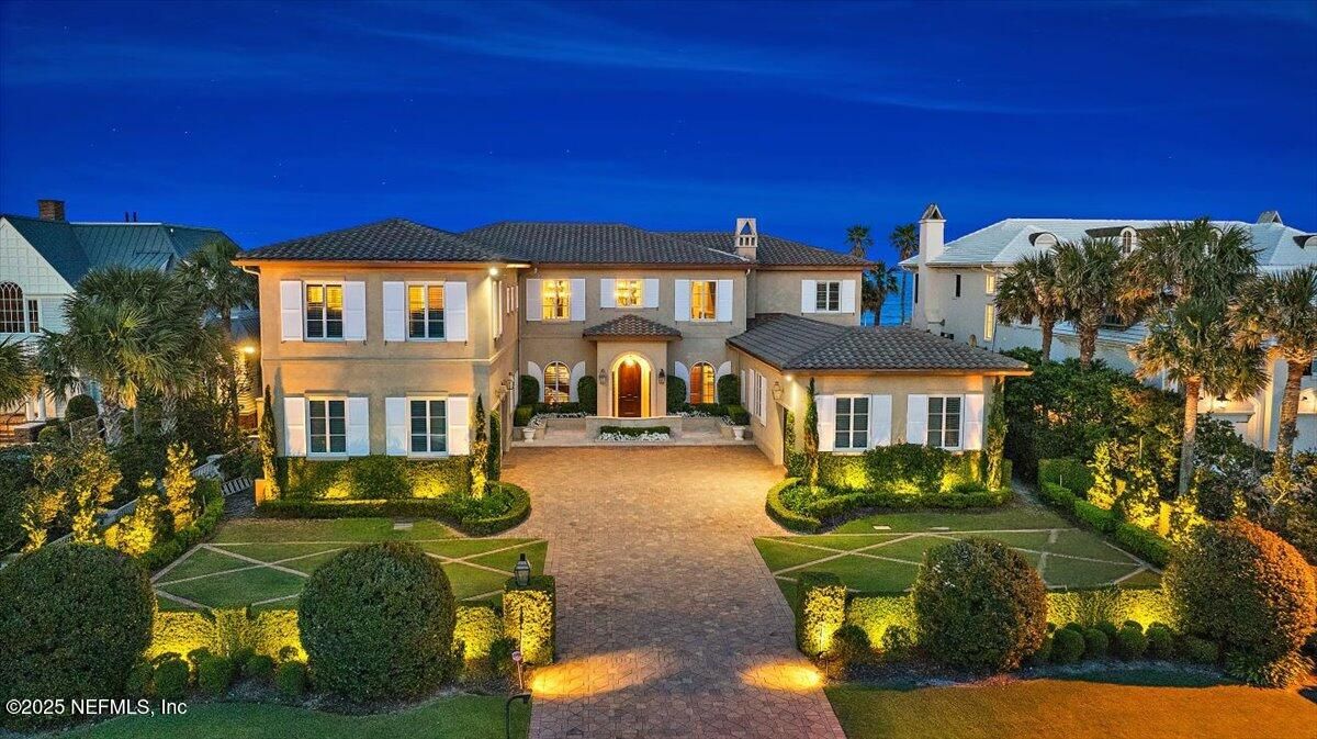 Backyard, Exterior, Facade, French Provincial