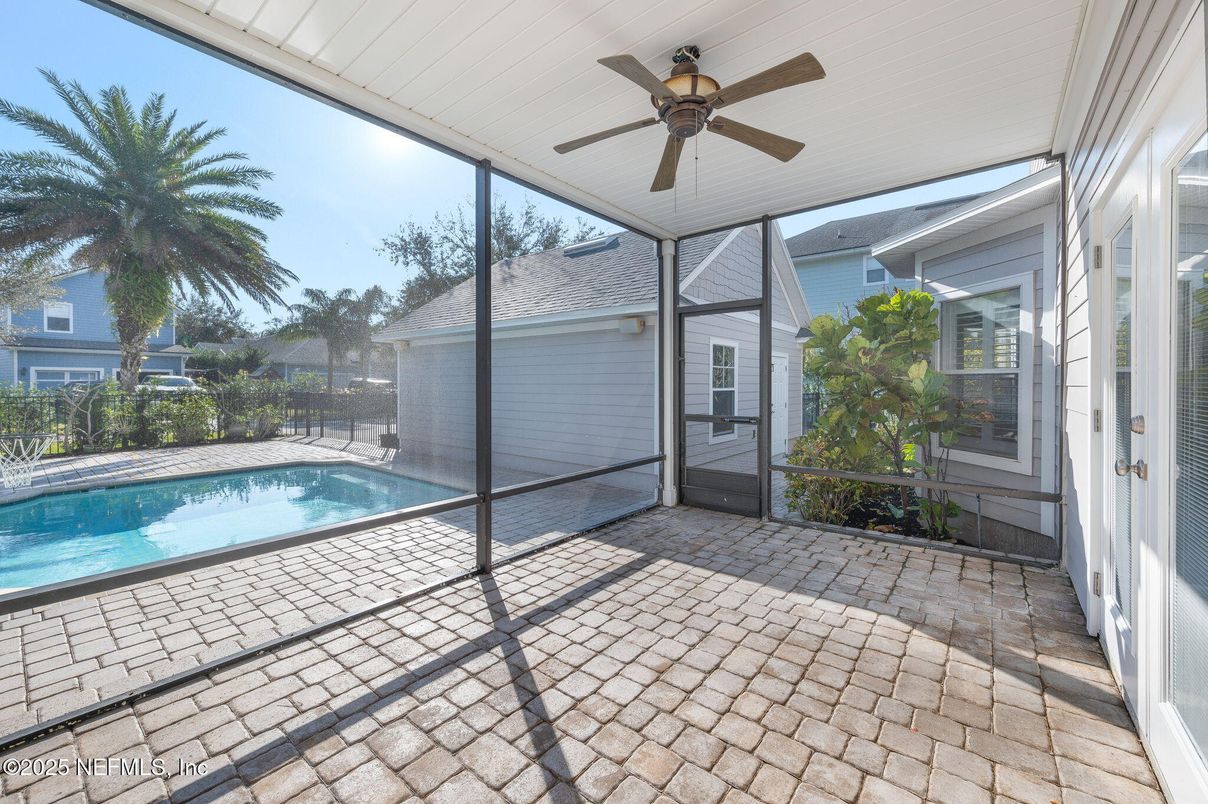 Interior, Pool, Sun Room
