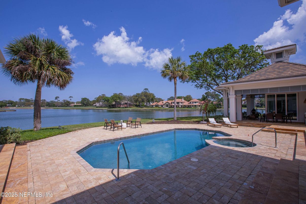 Exterior, Pool, Water