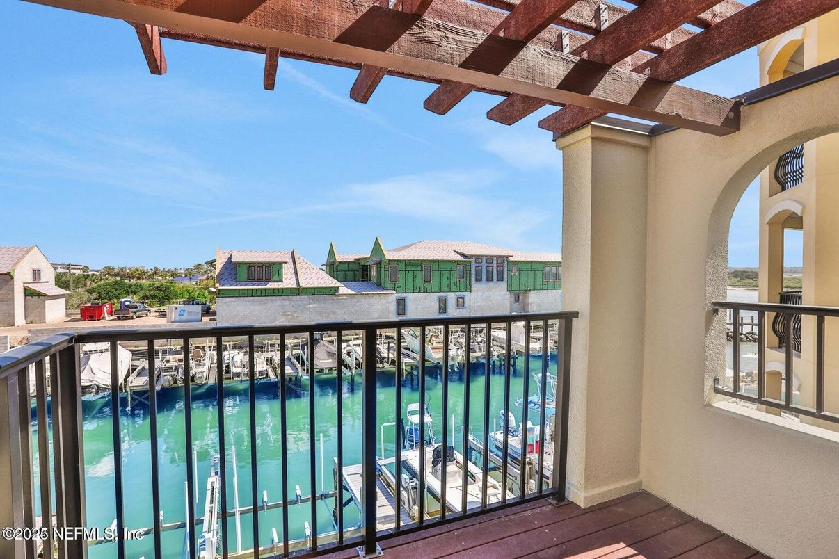 Exterior, Pool, Other
