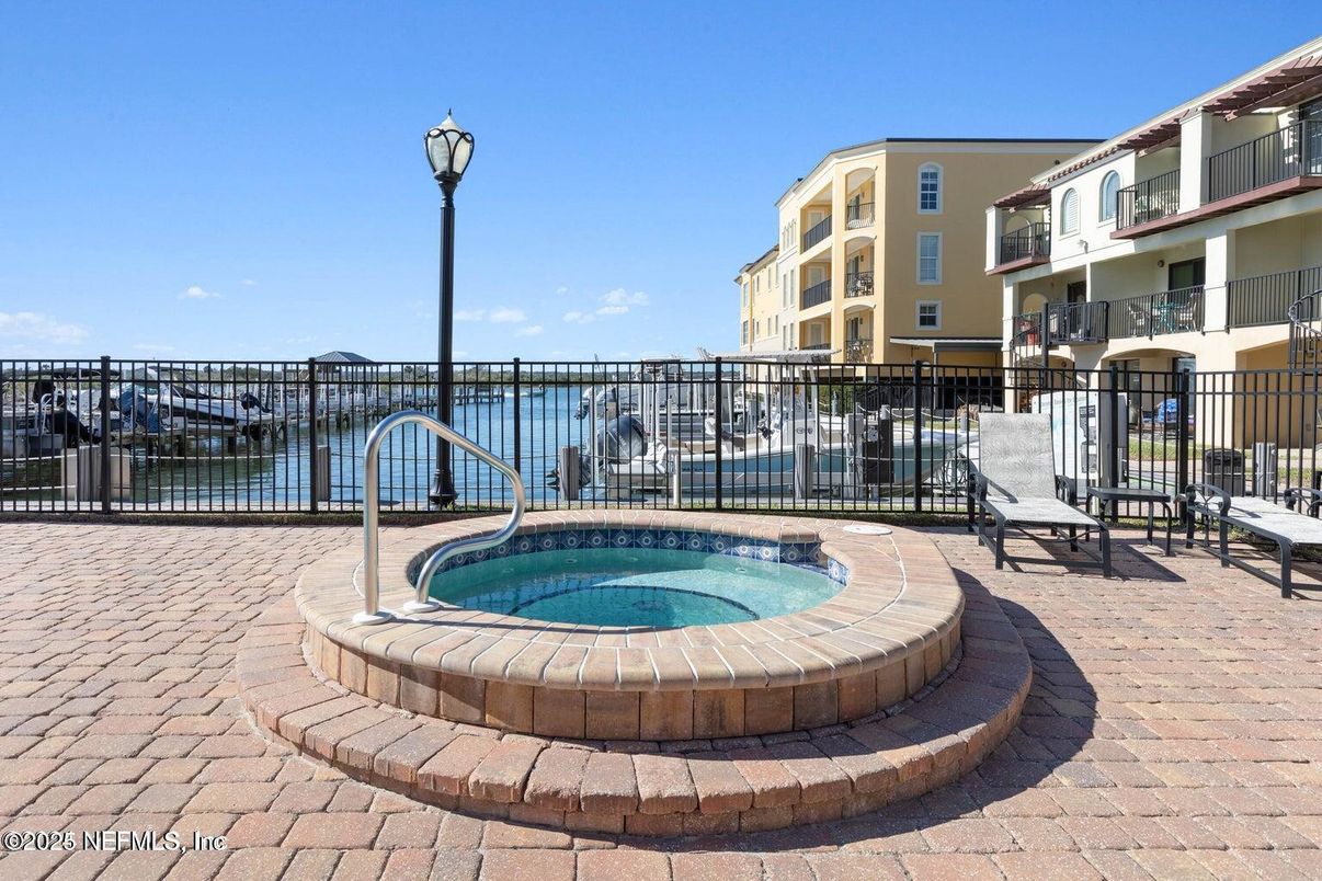 Exterior, Pool, Water