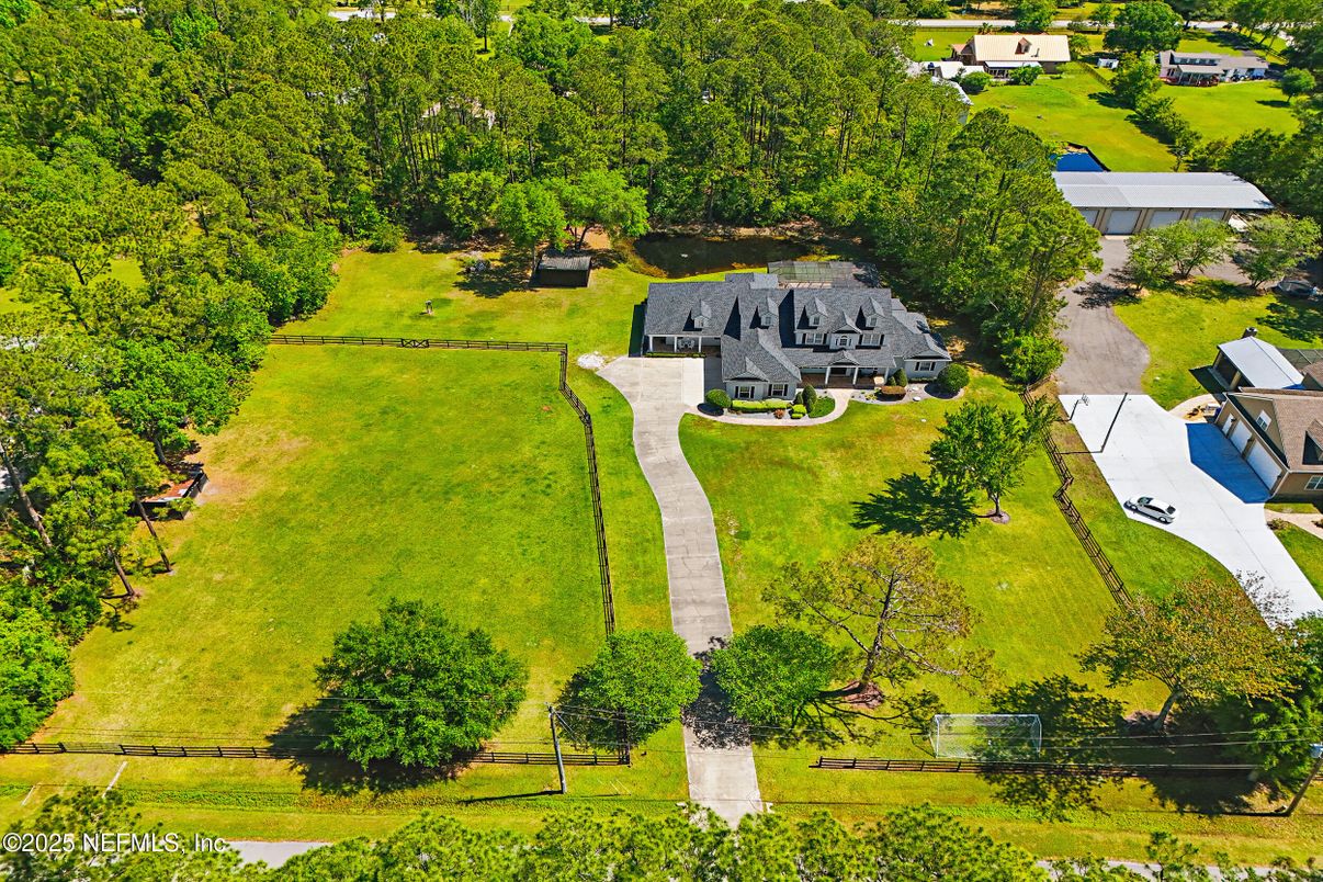 Exterior, Drone
