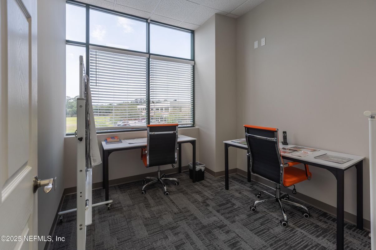 Home Office, Interior
