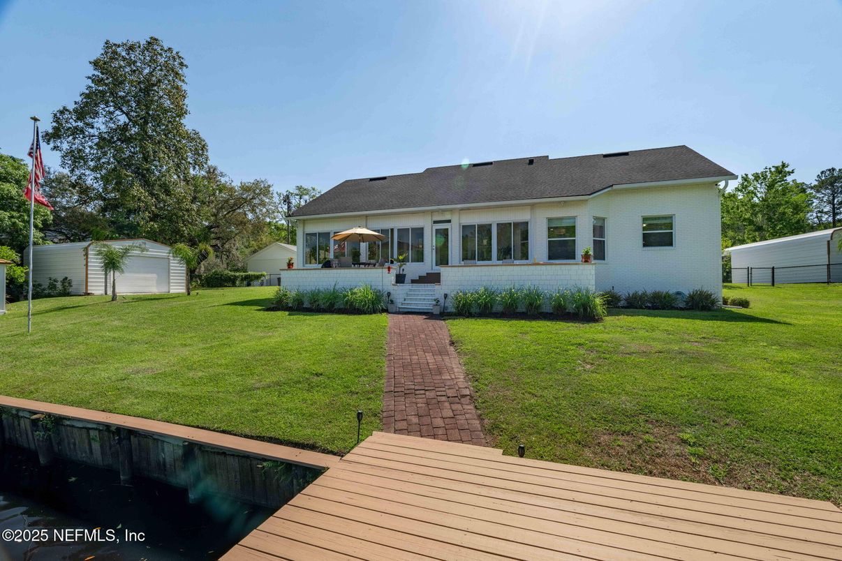 Backyard, Exterior