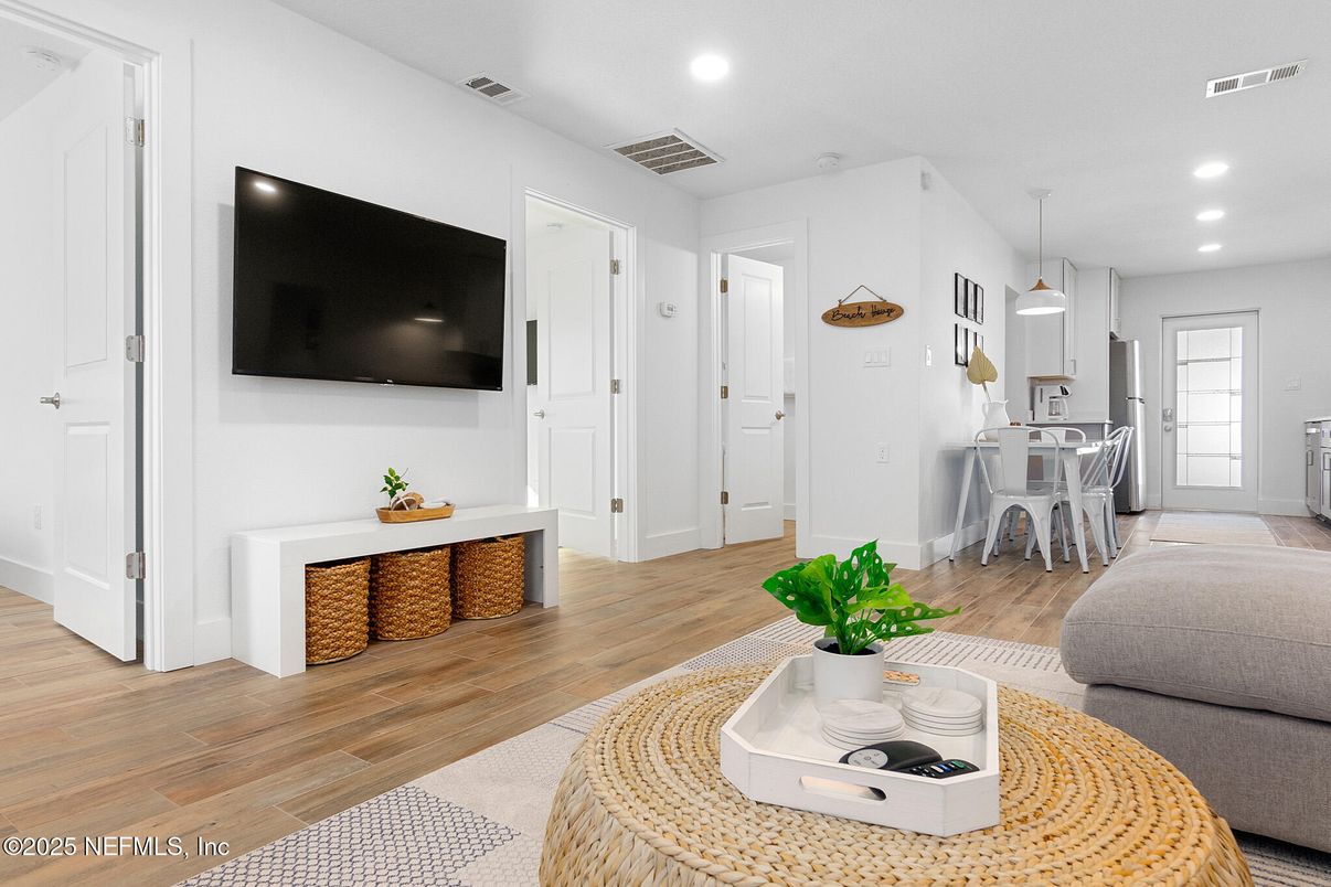 Dining room, Interior, Living room, Pendant Lights, Recessed Lighting, Wood Texture Flooring