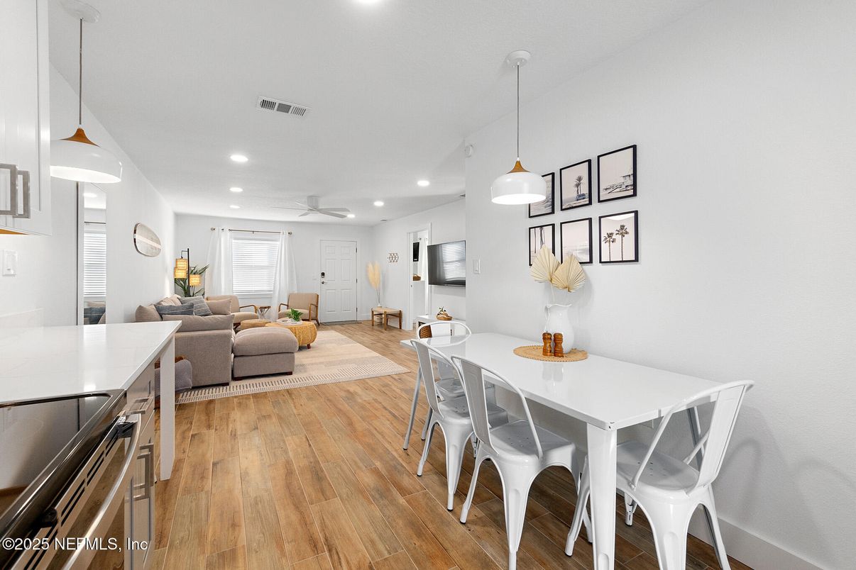Dining room, Interior, Living room, Pendant Lights, Recessed Lighting, Wood Texture Flooring