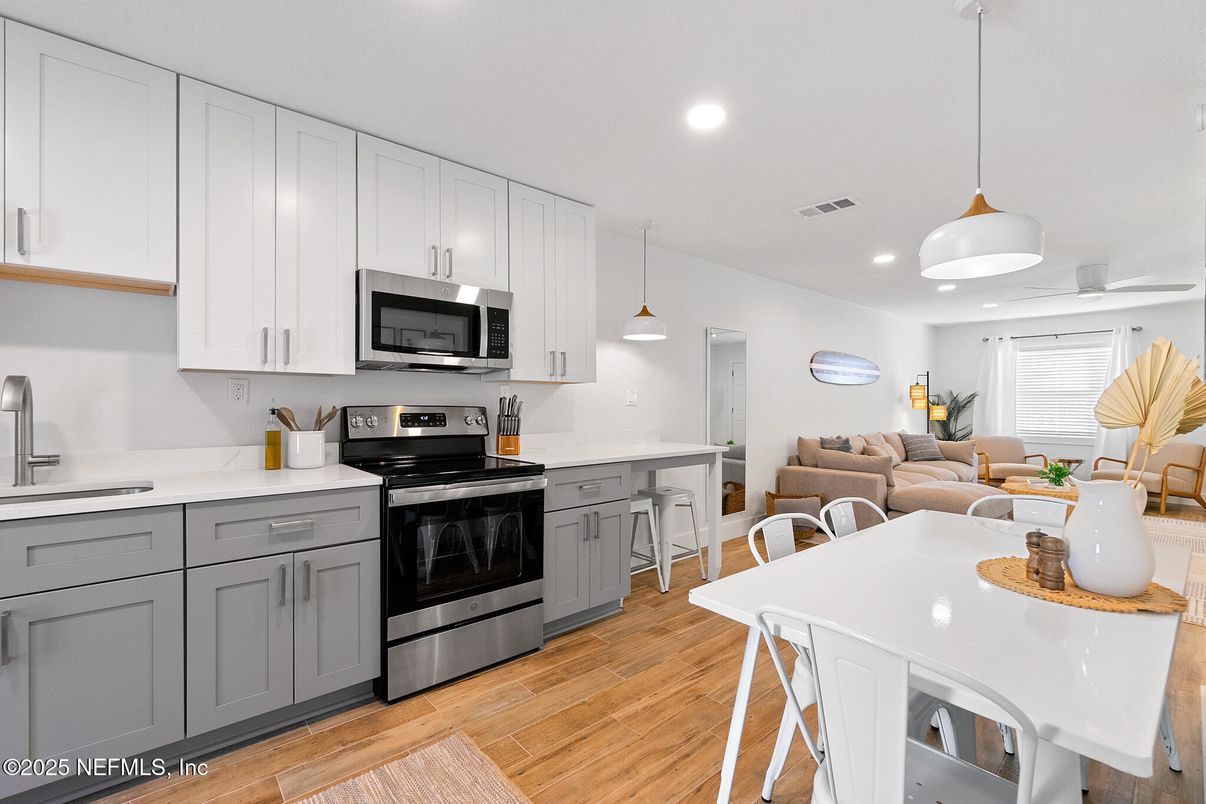 Interior, Kitchen, Living room, Pendant Lights, Recessed Lighting, Stainless Steel Appliances, Wood Texture Flooring