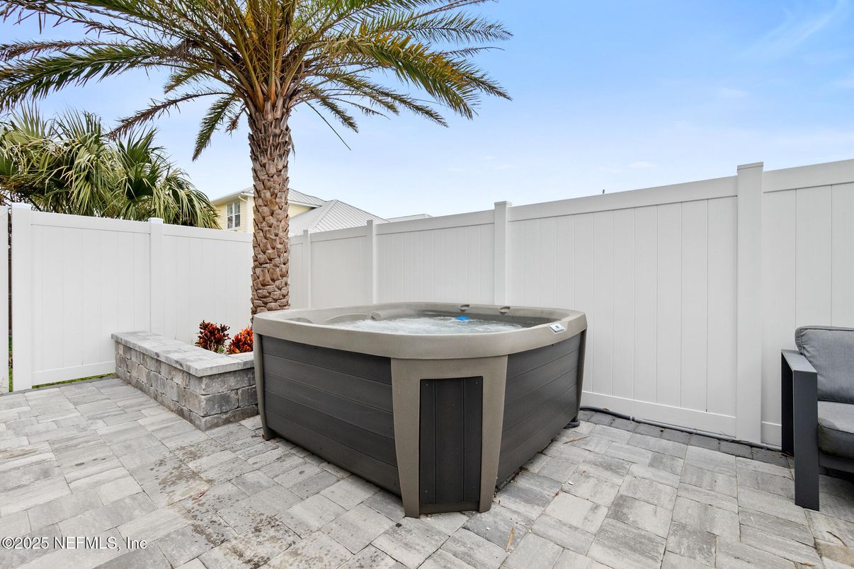 Exterior, Hot Tub