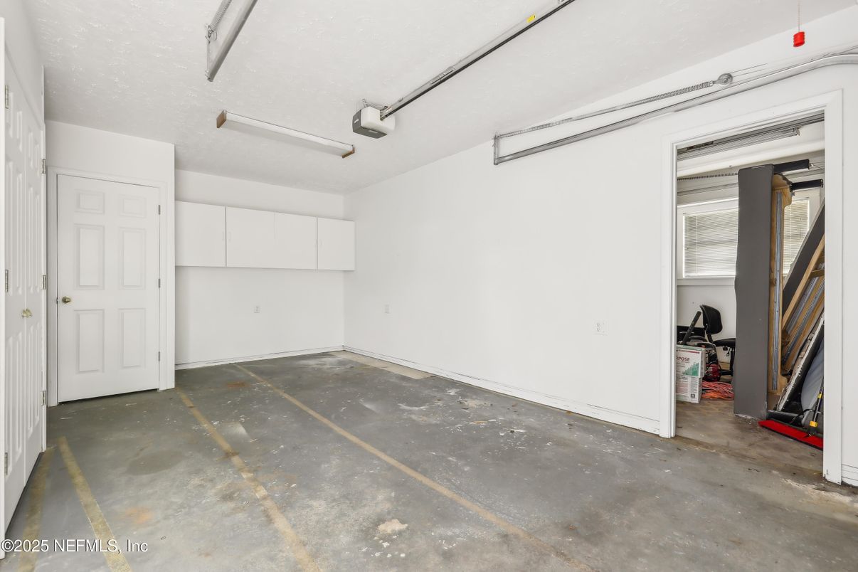 Empty room, Garage, Interior