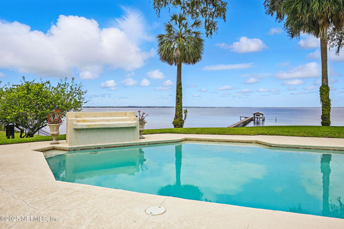Exterior, Pool, Water