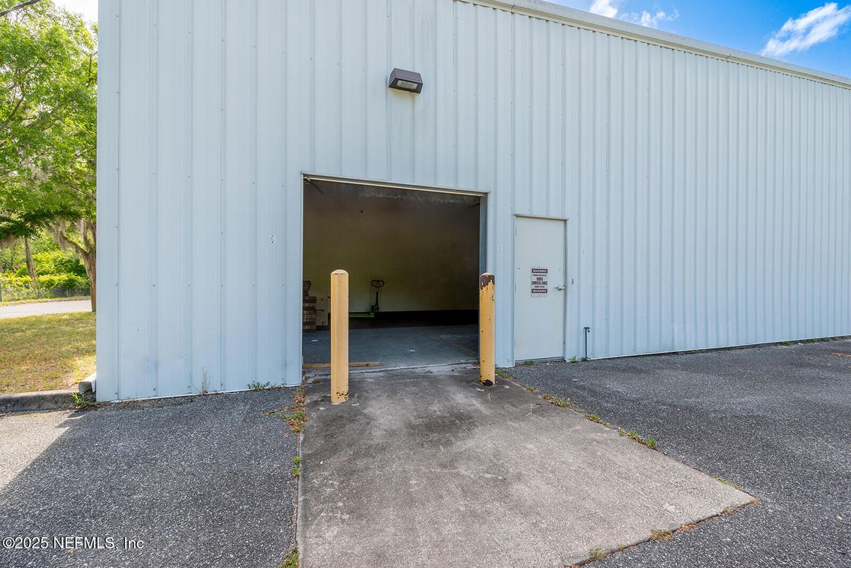 Detached Garage, Exterior