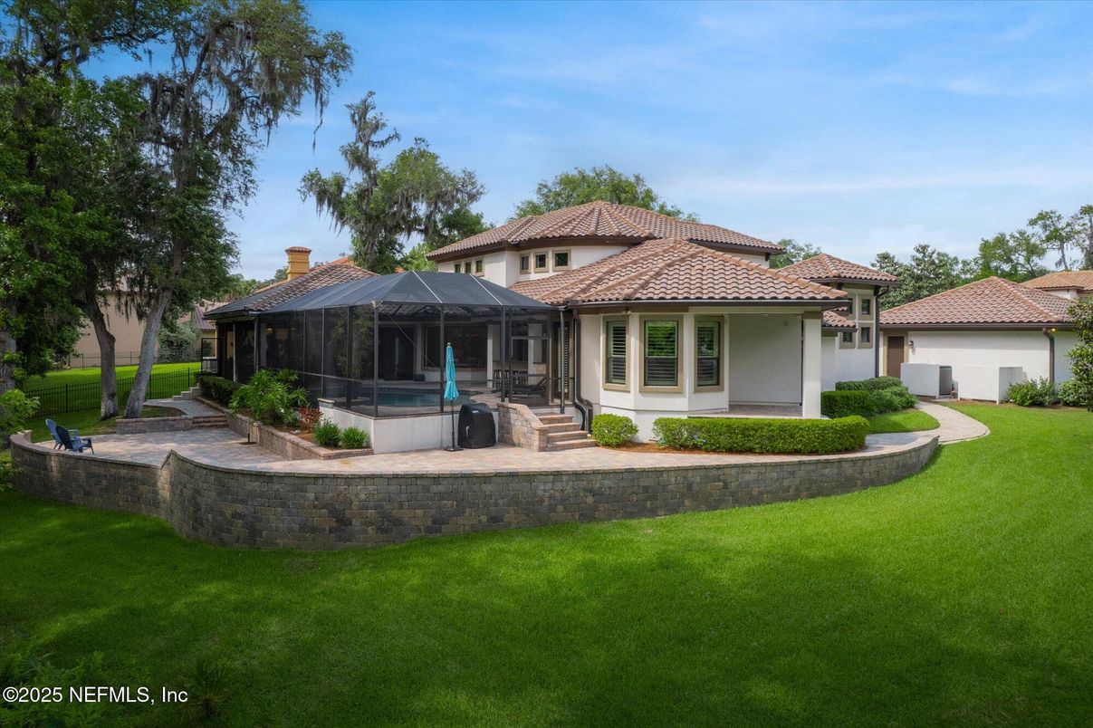 Backyard, Exterior, Hot Tub