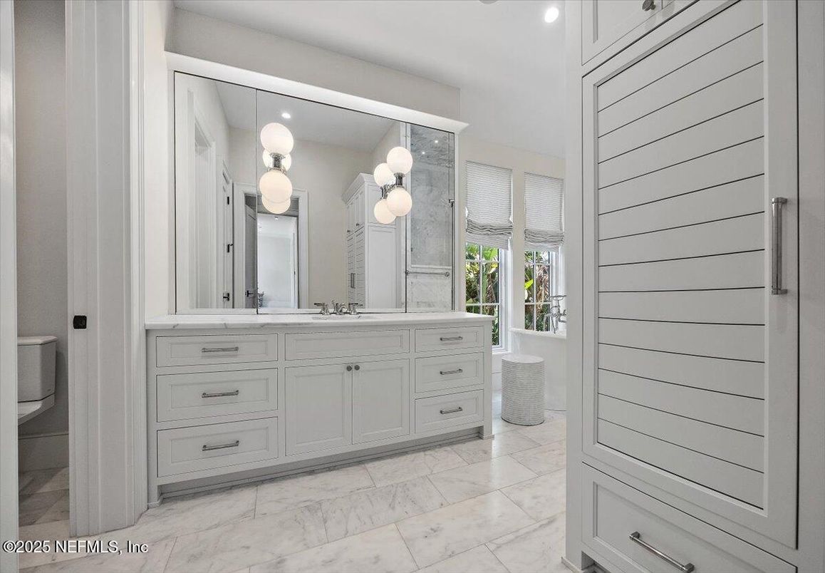 Bathroom, Interior, Marble, Recessed Lighting