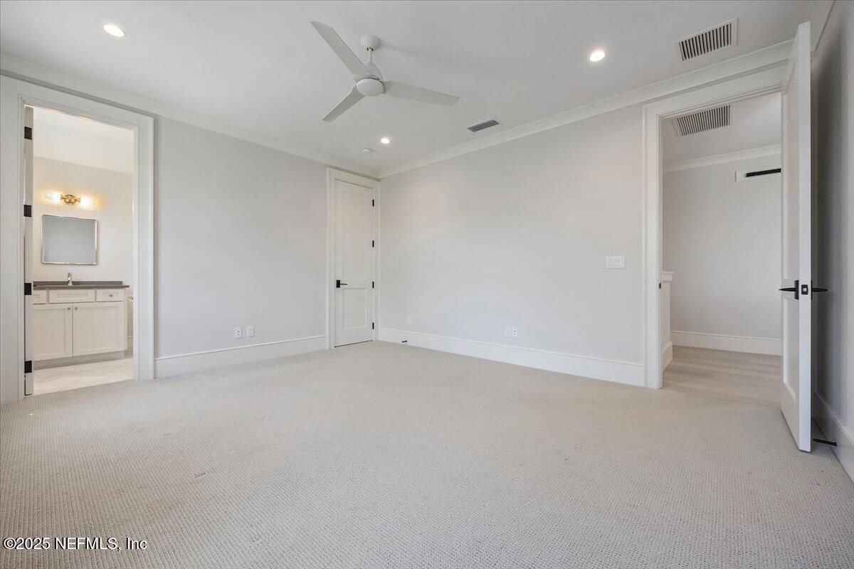 Empty room, Interior, Recessed Lighting