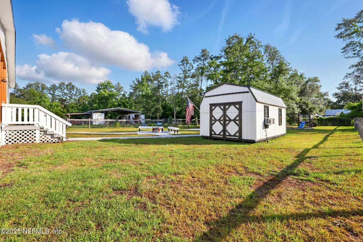 Backyard, Exterior