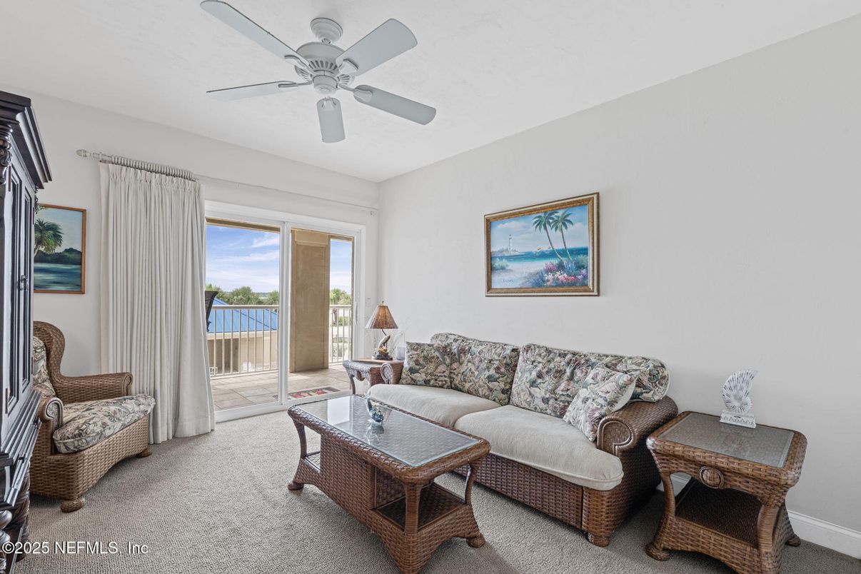 Interior, Living room, Water