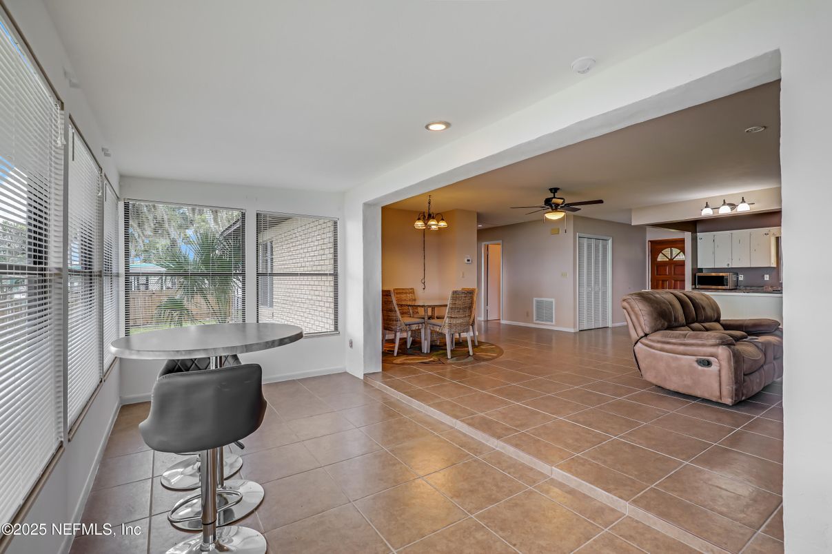 Chandelier, Dining room, Interior, Recessed Lighting