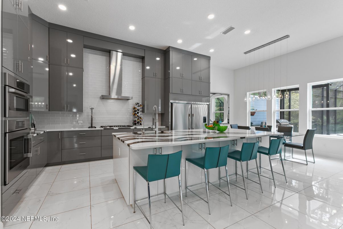 Dining room, Interior, Kitchen, Pendant Lights, Recessed Lighting, Stainless Steel Appliances