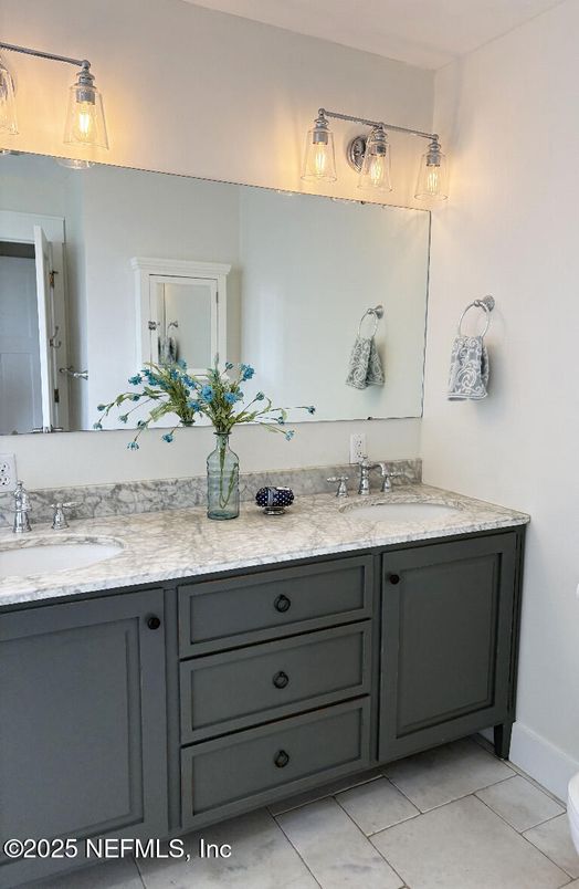 Bathroom, Dual Sink Vanities, Interior