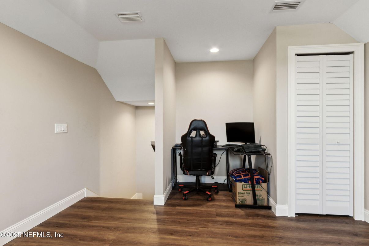 Home Office, Interior, Recessed Lighting, Wood Texture Flooring