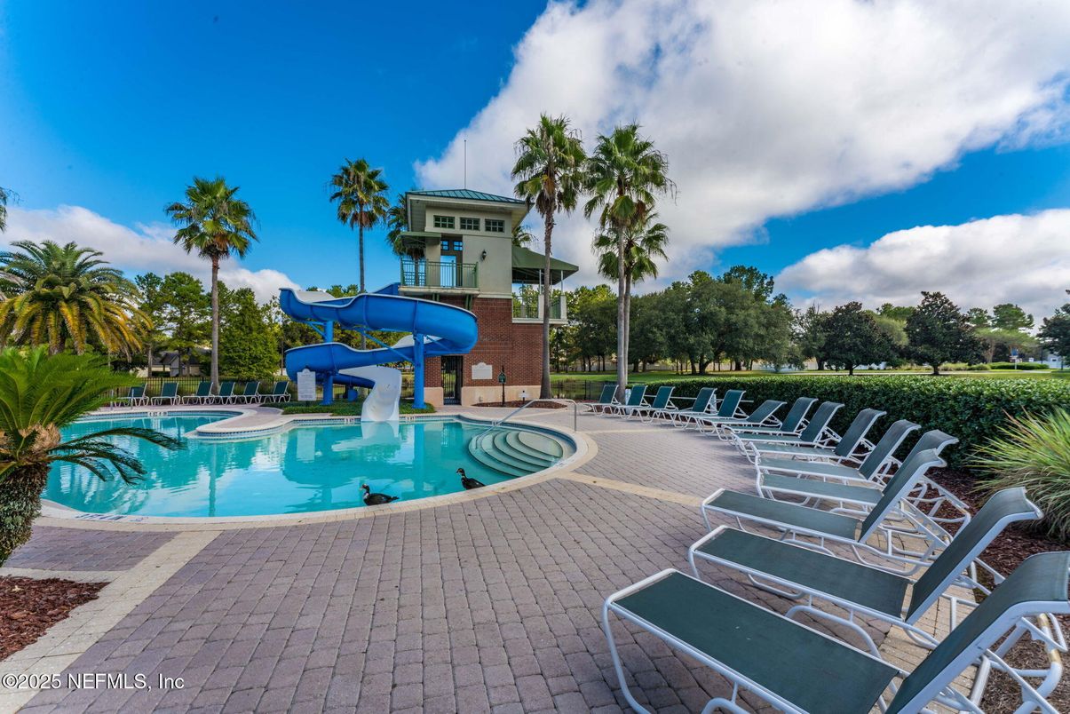 Exterior, Playground, Pool
