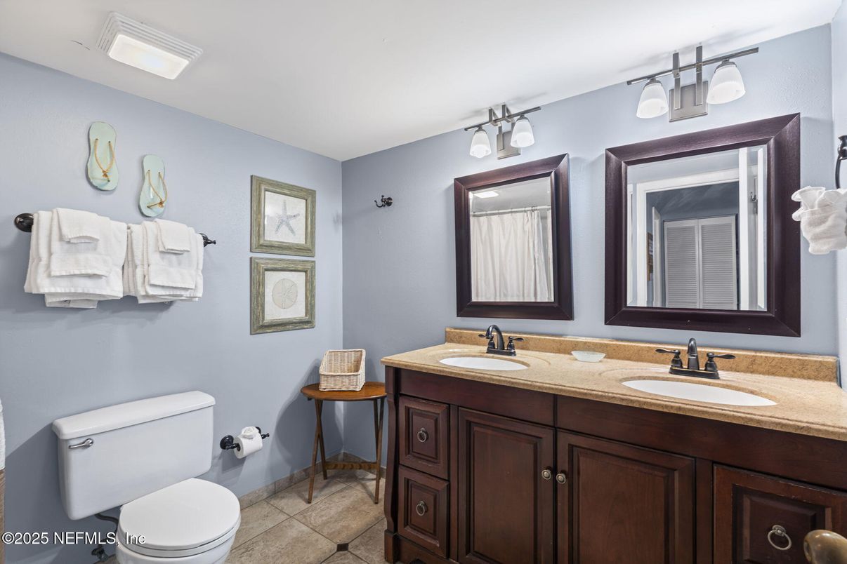 Bathroom, Dual Sink Vanities, Interior