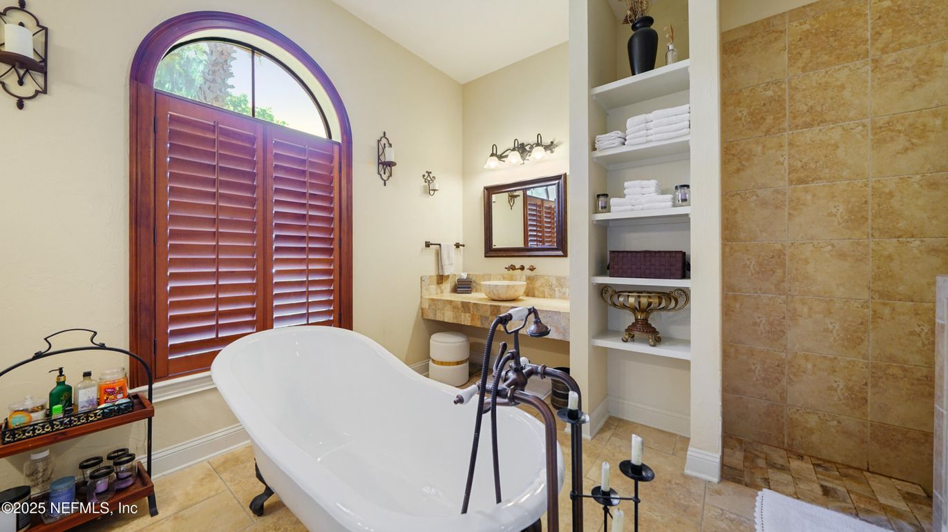 Bathroom, Free Standing Baths, Interior