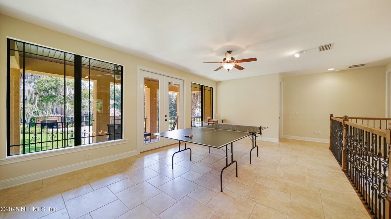 Game Room, Interior, Recessed Lighting