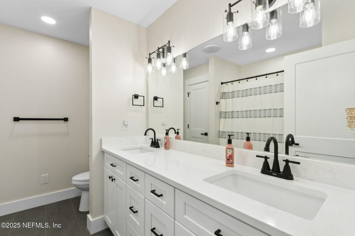 Bathroom, Dual Sink Vanities, Interior, Recessed Lighting