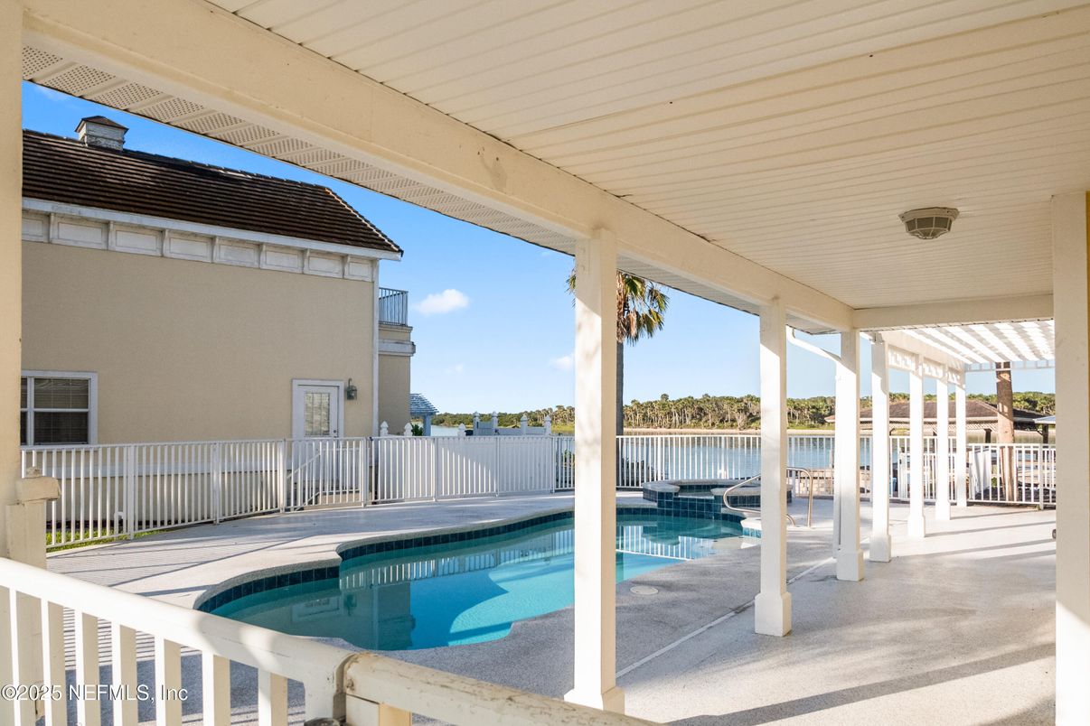 Exterior, Pool, Water