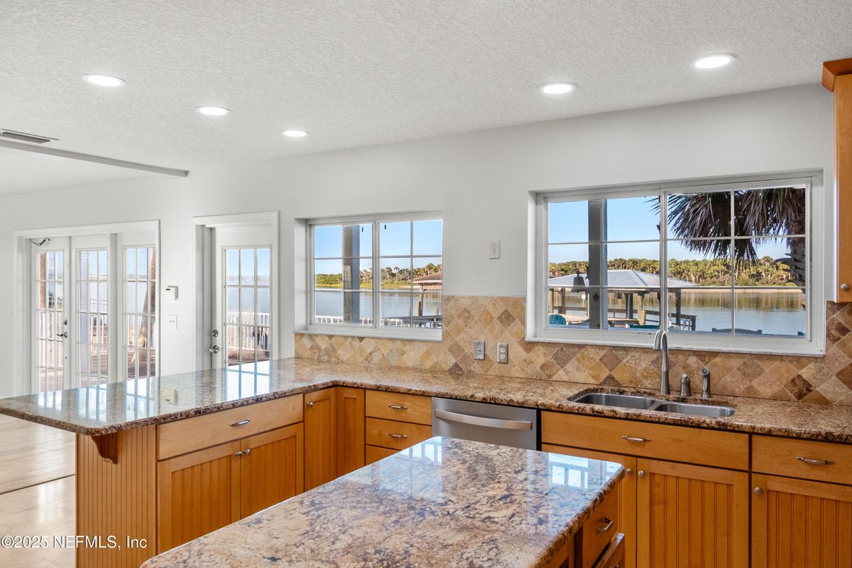 Interior, Kitchen, Recessed Lighting, Water