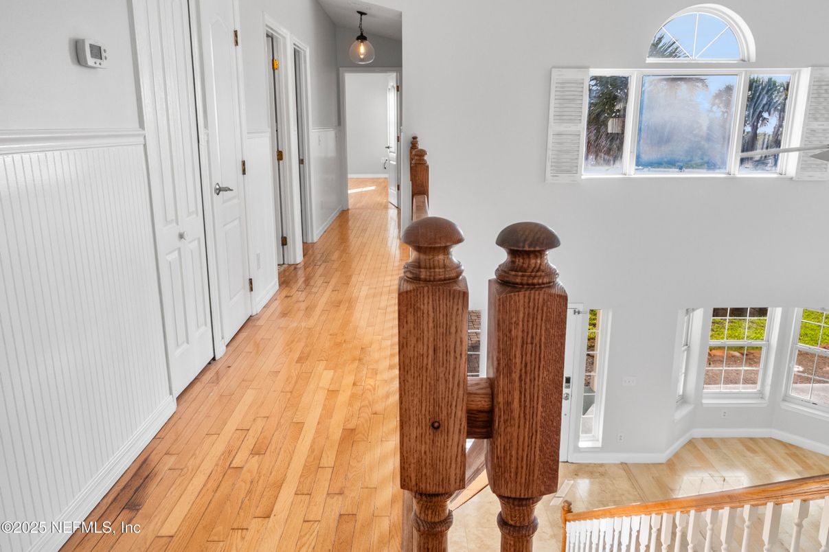 Interior, Pendant Lights, Wood Texture Flooring