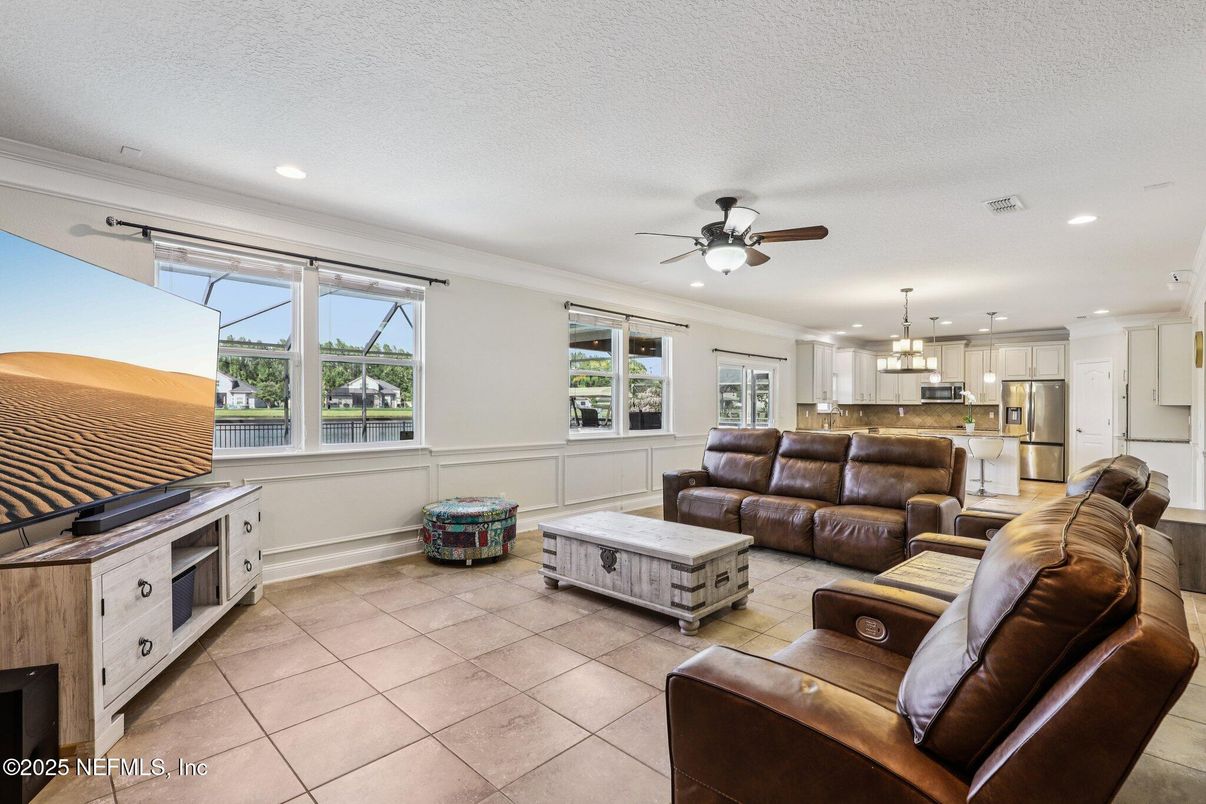 Interior, Kitchen, Living room, Pendant Lights, Recessed Lighting, Stainless Steel Appliances