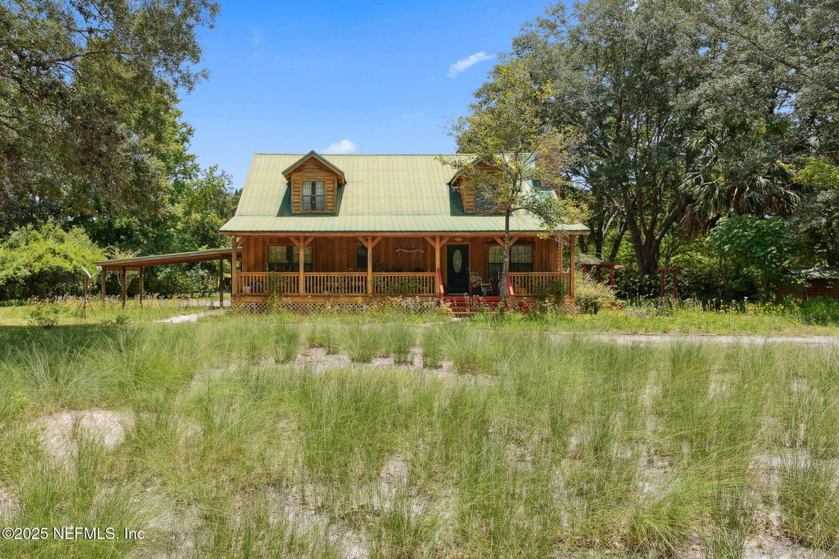 Backyard, Exterior, Facade, Log Home