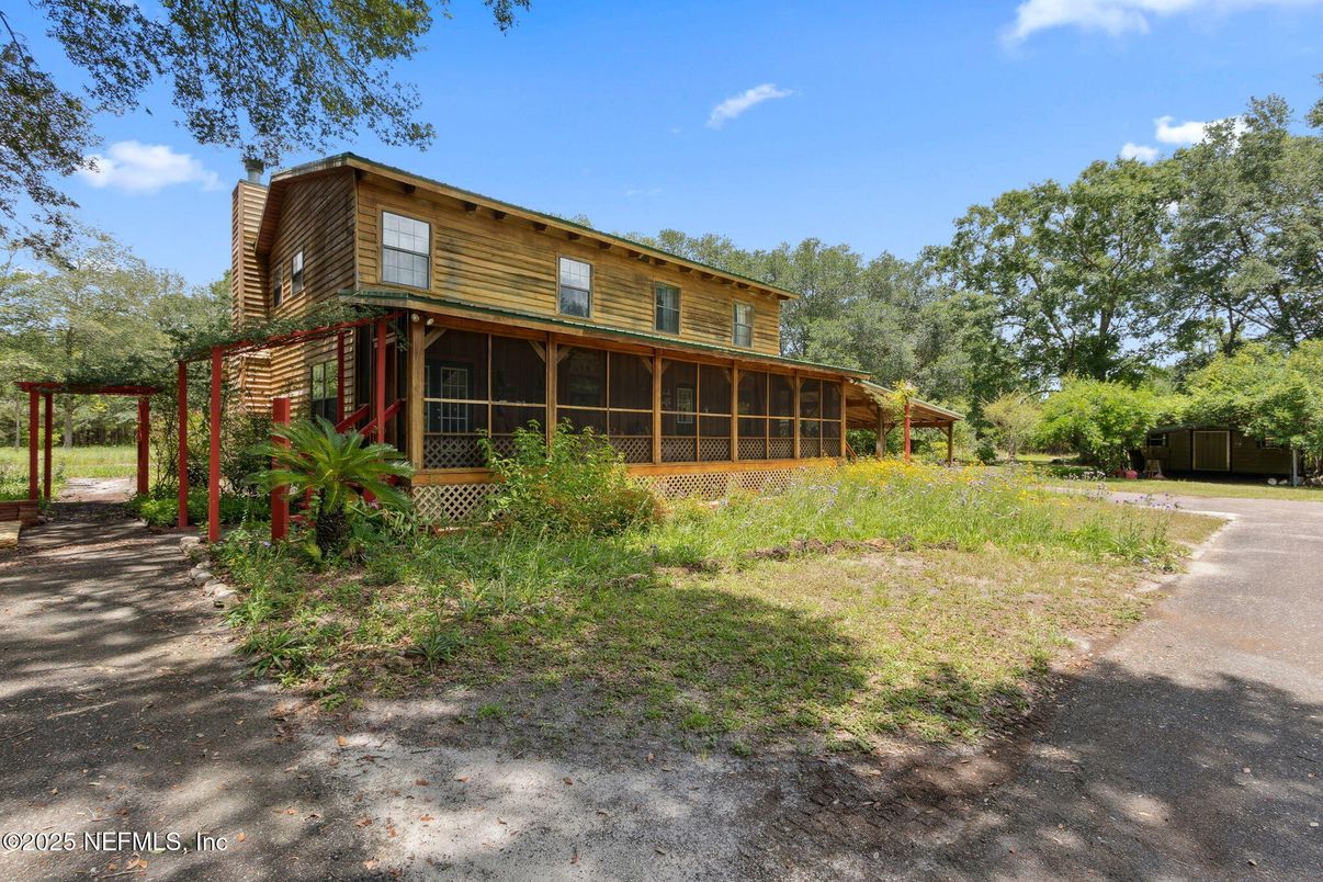 Backyard, Exterior