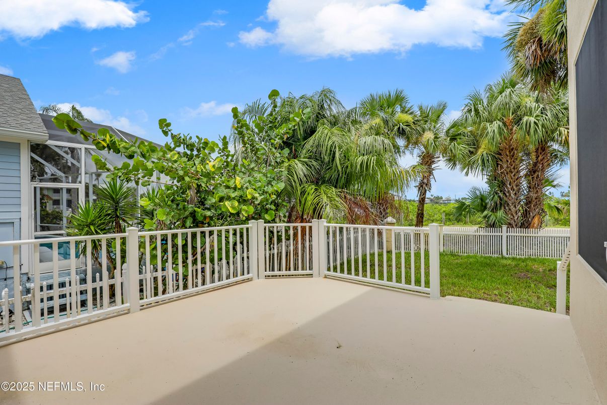 Backyard, Exterior