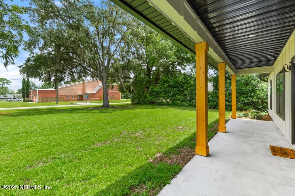 Backyard, Exterior