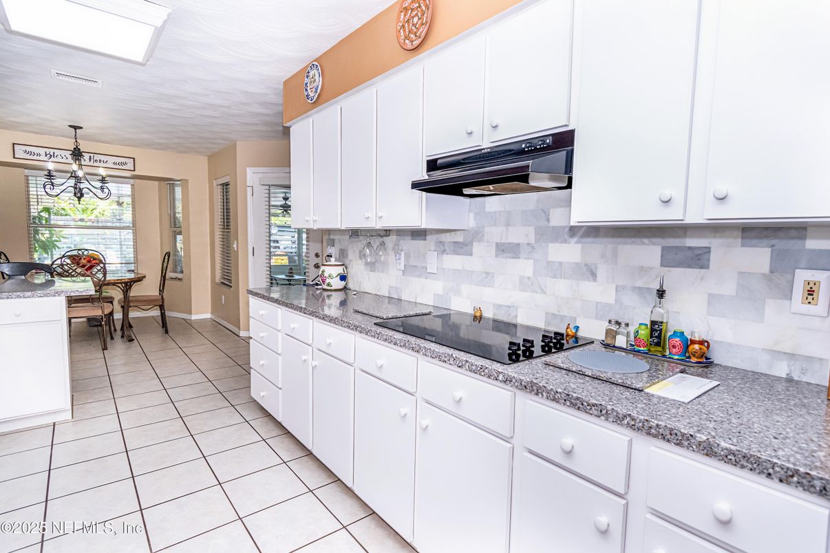 Chandelier, Dining room, Interior, Kitchen, Pendant Lights