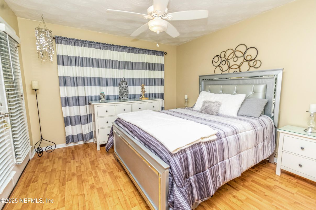 Bedroom, Interior, Pendant Lights, Wood Texture Flooring