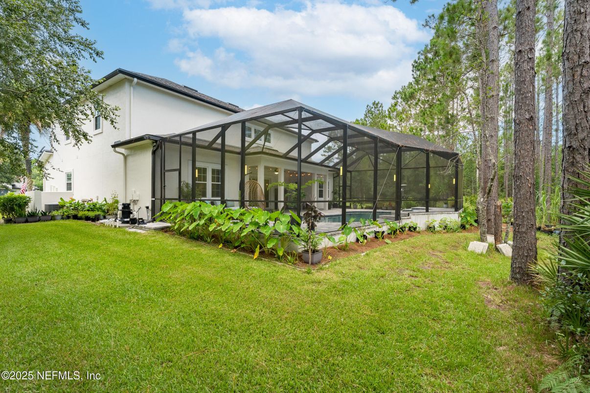 Backyard, Exterior