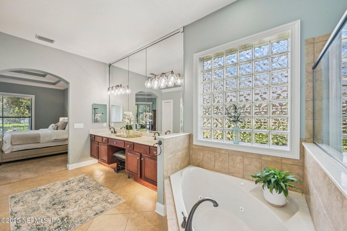Bathroom, Bedroom, Dual Sink Vanities, Interior