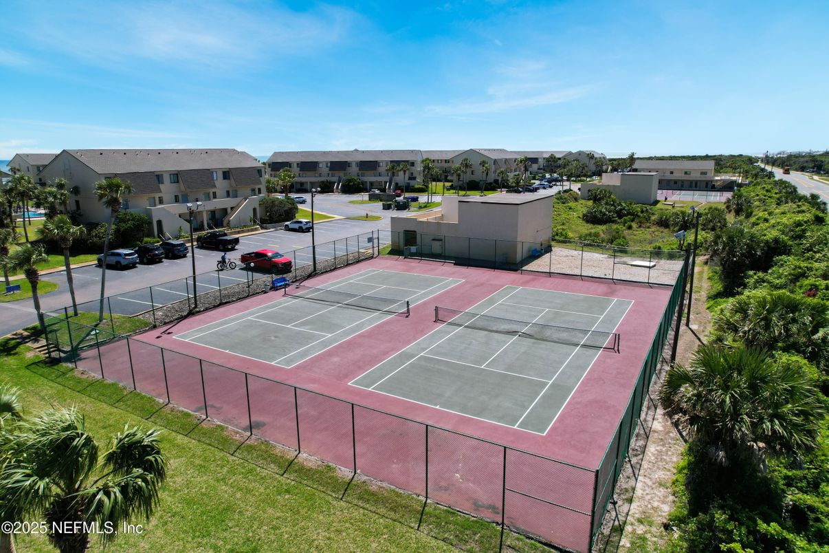 Exterior, Tennis Courts