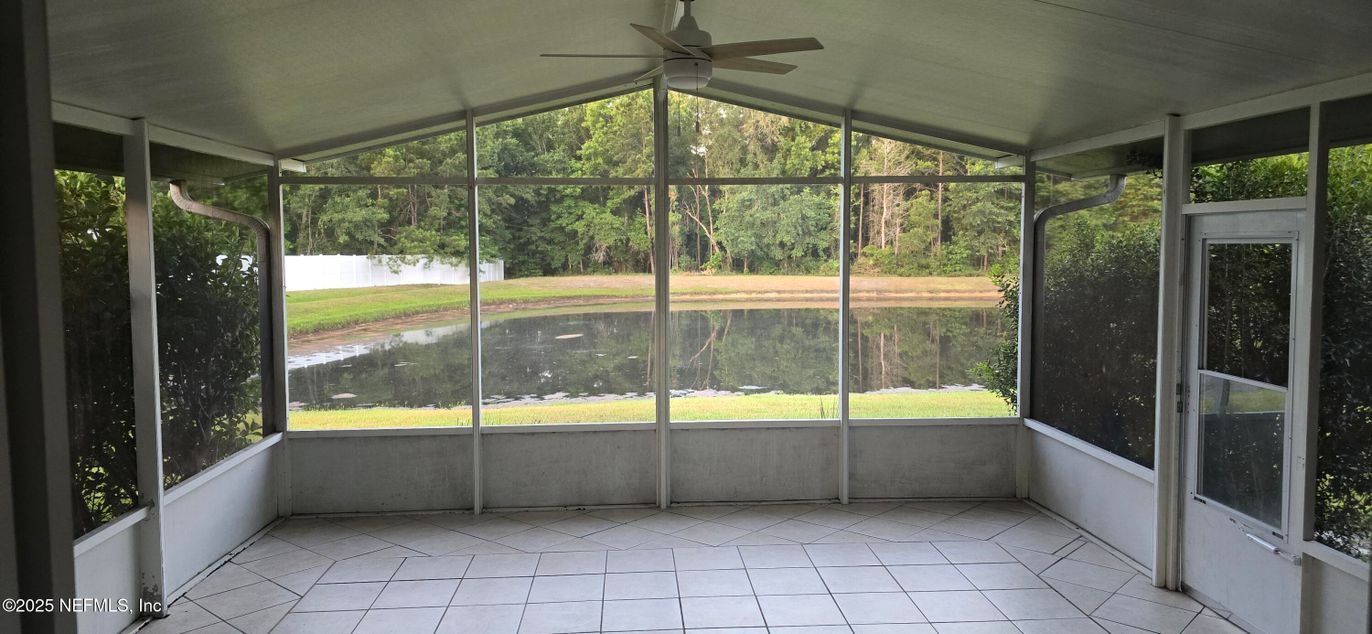 Interior, Sun Room, Water