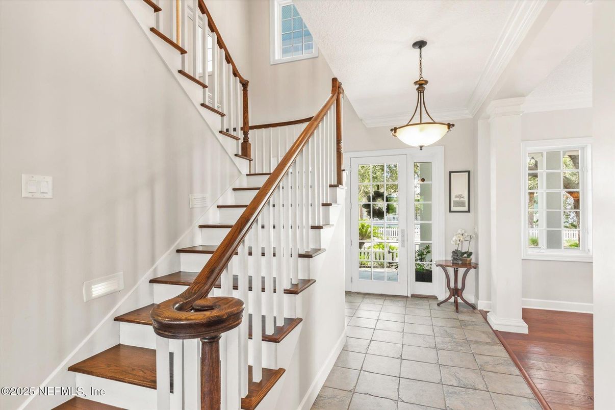 Interior, Pendant Lights, Wood Texture Flooring